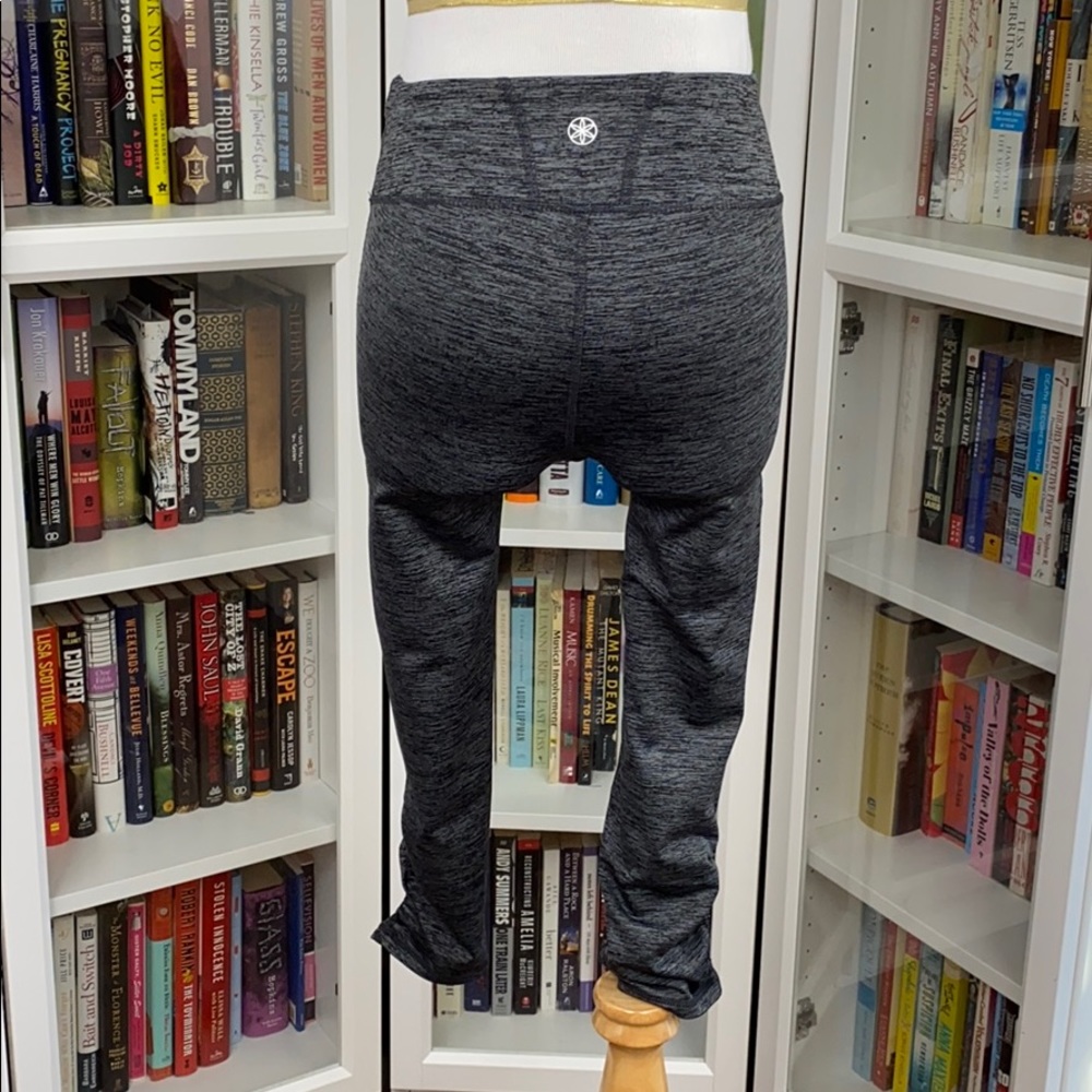 GAIAM Marled Gray Rouched Leg Cropped Leggings - Picture 5 of 16